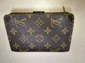 財布（ブランド財布・小物）の商品画像 - 査定依頼日：2024年10月30日 - 最高査定価格：7,000円