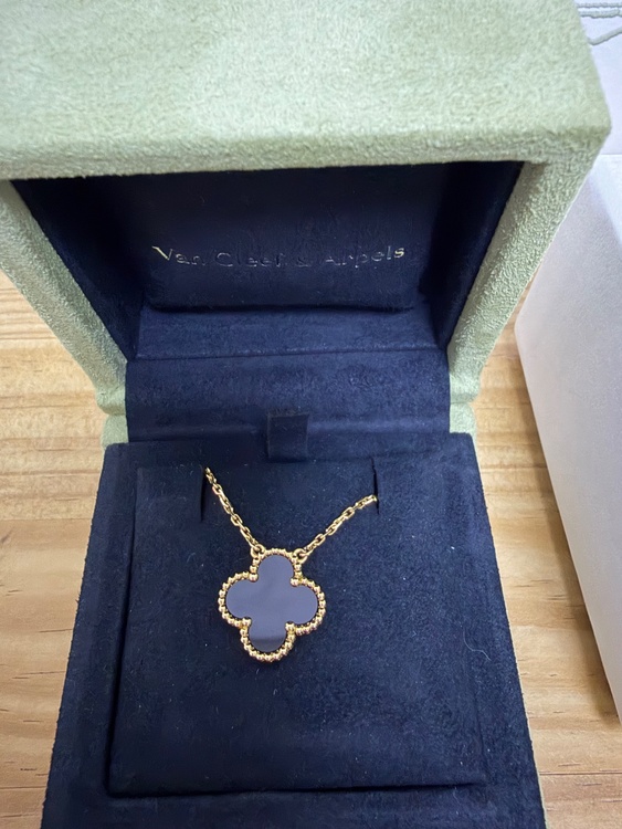 ヴァンクリーフアーペルヴィンテージアルハンブラネックレス（金・貴金属）の商品画像 - 査定依頼日：2026年1月19日 - 最高査定価格：350,000円