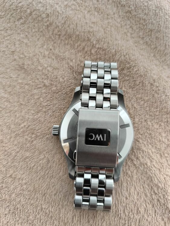 IWC パイロットウォッチ IW328202（高級時計）の商品画像 - 査定依頼日：2025年9月20日 - 最高査定価格：730,000円