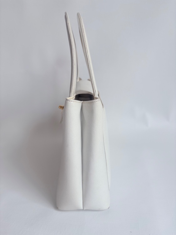 ショッピングバッグ（ブランドバッグ）の商品画像 - 査定依頼日：2025年7月14日 - 最高査定価格：400,000円