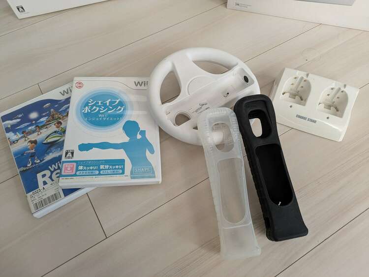 Wii、Wiifit（ゲーム機本体・ゲームソフト）の商品画像 - 査定依頼日：2024年12月8日 - 最高査定価格：300円