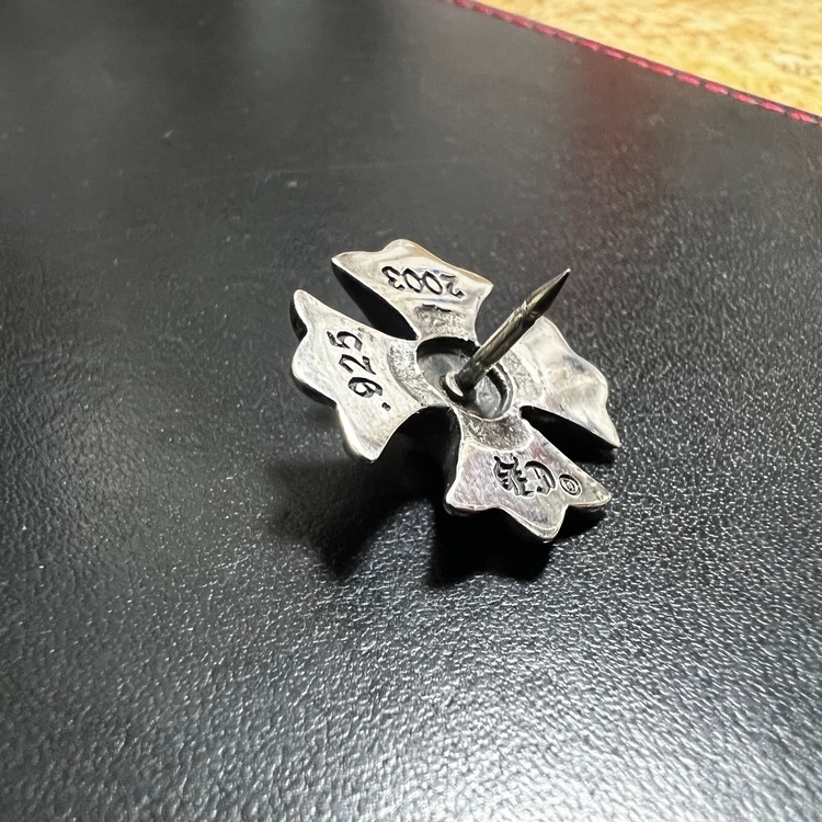 ピンズ　CHクロス（古着・ファッション）の商品画像 - 査定依頼日：2026年1月5日 - 最高査定価格：60,000円