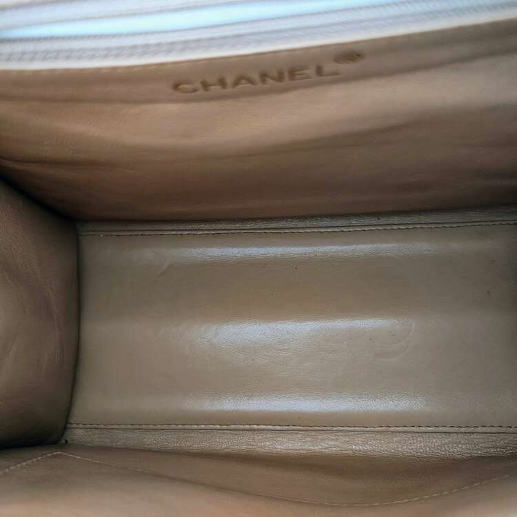 シャネル キャビアスキン ツイストハンドル 2wayハンドバッグベージュ G金具（ブランドバッグ）の商品画像 - 査定依頼日：2025年4月7日 - 最高査定価格：300,000円