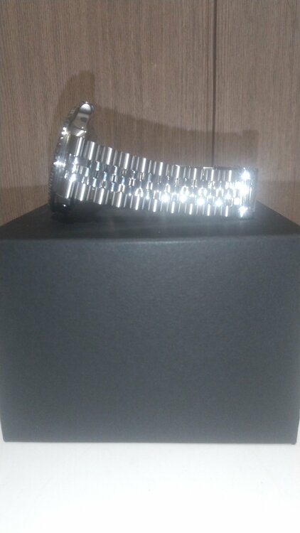 ロレックス GMTマスター（高級時計）の商品画像 - 査定依頼日：2025年12月15日 - 最高査定価格：1,850,000円