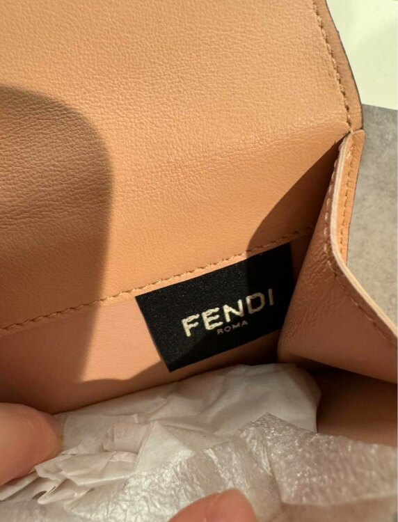 フェンディ  （ブランドバッグ）の商品画像 - 査定依頼日：2025年5月22日 - 最高査定価格：30,000円