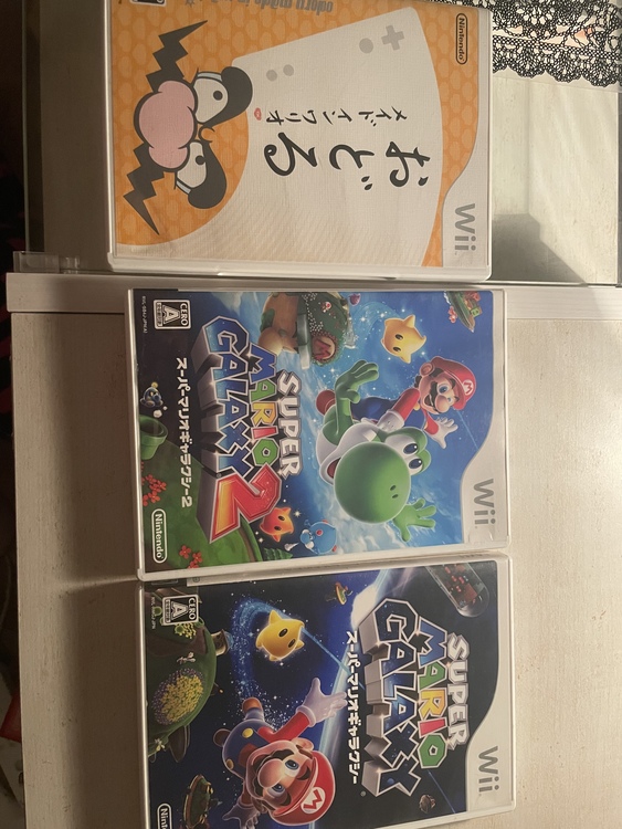 Wii本体 リモコン ヌンチャク カセット（ゲーム機本体・ゲームソフト）の商品画像 - 査定依頼日：2022年5月9日 - 最高査定価格：1,180円