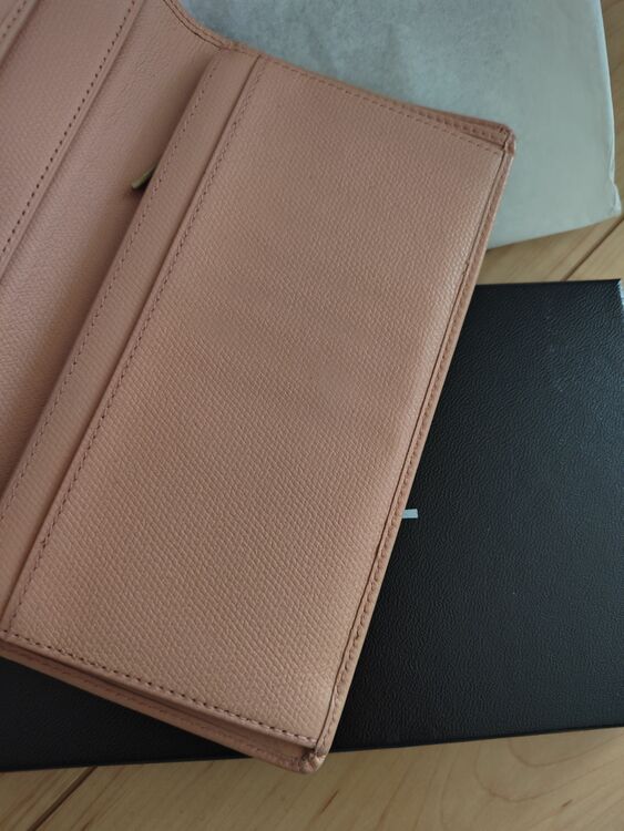 シャネル　ココボタンつ折り財布（ブランド財布・小物）の商品画像 - 査定依頼日：2025年8月28日 - 最高査定価格：10,000円