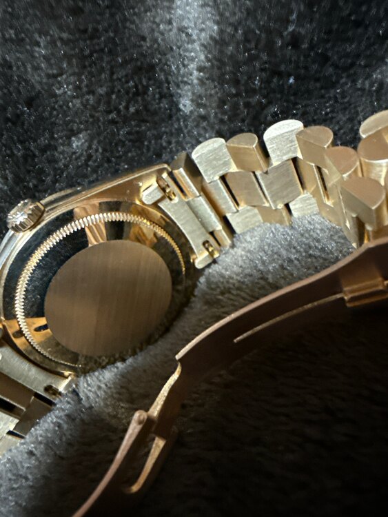 ロレックス デイデイト 1834（高級時計）の商品画像 - 査定依頼日：2025年5月26日 - 最高査定価格：2,900,000円