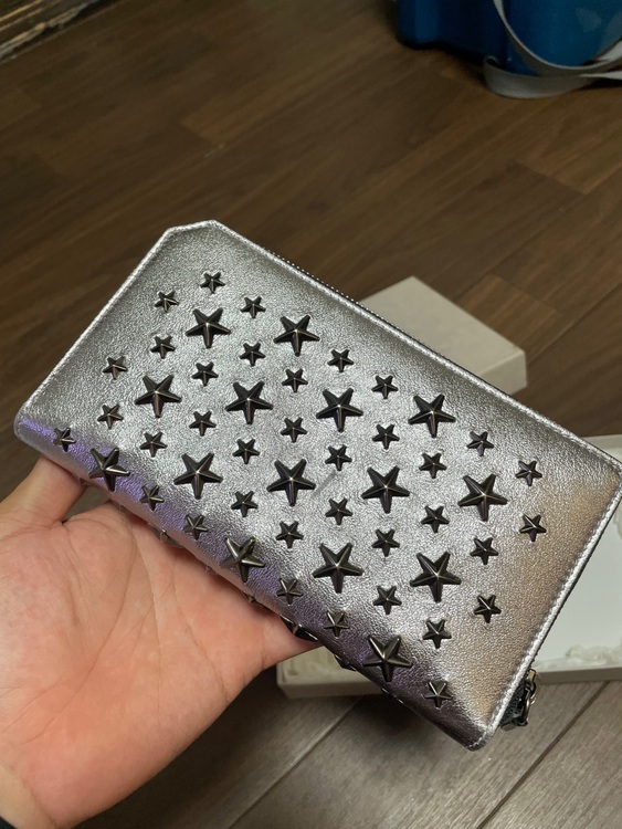 JIMMY CHOO CARNABY（ブランド財布・小物）の商品画像 - 査定依頼日：2025年7月30日 - 最高査定価格：2,000円