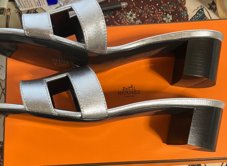 HERMES サンダル（古着・ファッション）の商品画像 - 査定依頼日：2026年8月29日 - 最高査定価格：100,000円