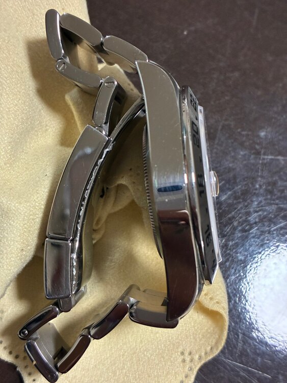 ロレックス エクスプローラー 21657（高級時計）の商品画像 - 査定依頼日：2025年5月15日 - 最高査定価格：1,300,000円