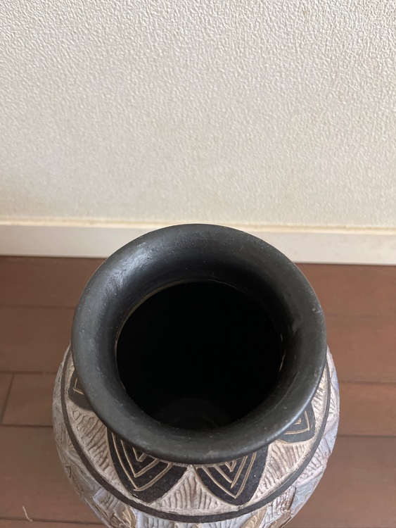 壺（美術品・骨董品）の商品画像 - 査定依頼日：2025年10月6日 - 最高査定価格：1,000円