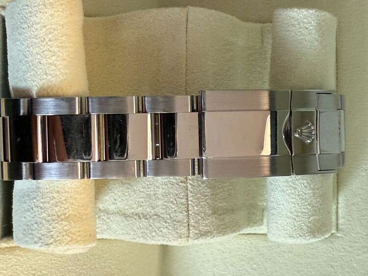 ロレックス デイトナ １１６５２０（高級時計）の商品画像 - 査定依頼日：2025年1月11日 - 最高査定価格：3,300,000円