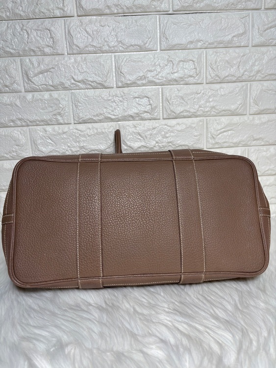 エルメス  ガーデンパーティ PM 刻印□O ネゴンダ レザー エトゥープ （ブランドバッグ）の商品画像 - 査定依頼日：2025年10月30日