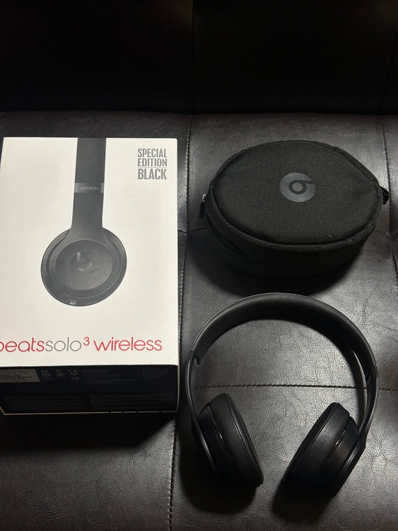 Beats Solo3 wireless（オーディオ・スピーカー）の商品画像 - 査定依頼日：2025年11月16日 - 最高査定価格：5,000円