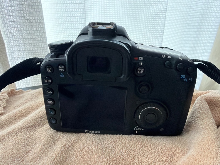 EOS 70D（カメラ）の商品画像 - 査定依頼日：2026年5月24日 - 最高査定価格：15,100円