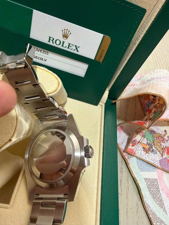 サブマリーナー 116610LV SS グリーン文字盤（高級時計）の商品画像 - 査定依頼日：2026年2月9日 - 最高査定価格：3,050,000円