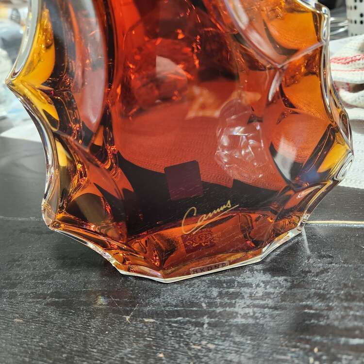 ブランデー カミュ （お酒）の商品画像 - 査定依頼日：2024年12月23日 - 最高査定価格：42,000円