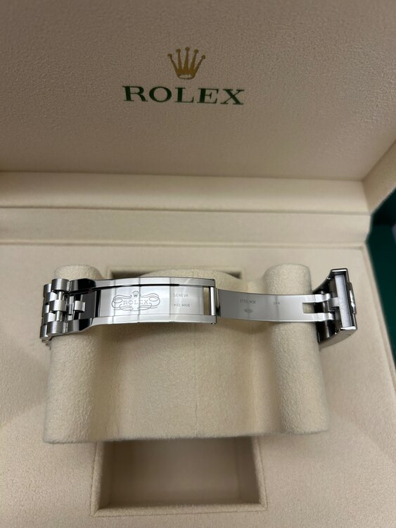 デイトジャスト 126334 [ジュビリーブレス ブラック]ダイヤ（高級時計）の商品画像 - 査定依頼日：2025年1月5日 - 最高査定価格：2,330,000円