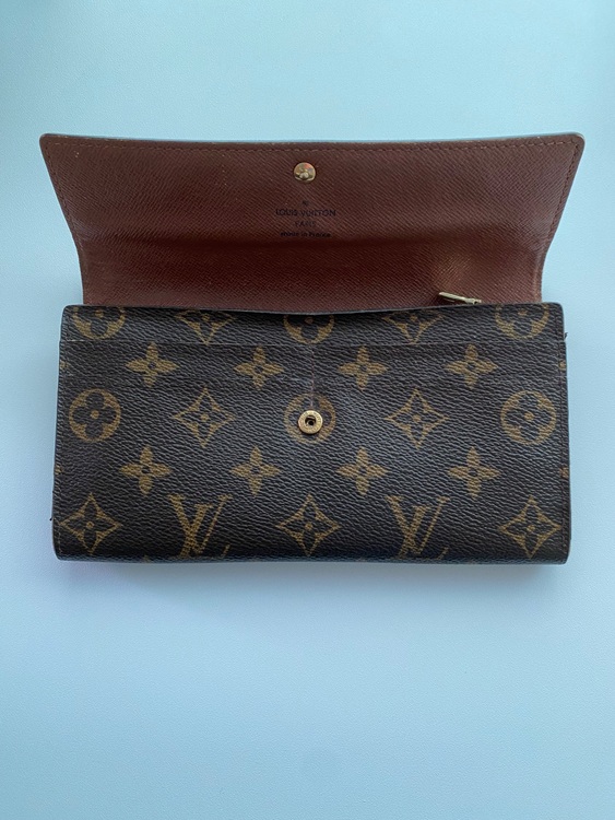 ポルトフォイユ　サラ（ブランド財布・小物）の商品画像 - 査定依頼日：2025年9月27日 - 最高査定価格：16,000円