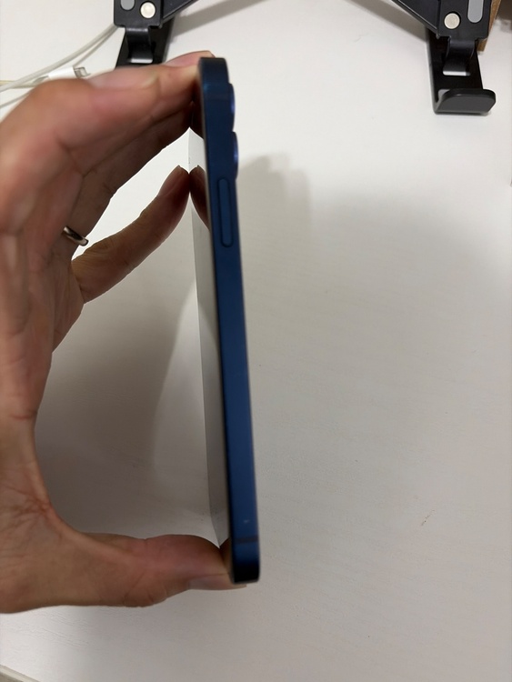 iPhone 12 256GB SIMフリー（スマホ）の商品画像 - 査定依頼日：2026年3月5日 - 最高査定価格：29,000円