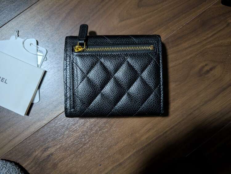 未使用　三つ折財布（ブランド財布・小物）の商品画像 - 査定依頼日：2025年1月13日 - 最高査定価格：35,000円