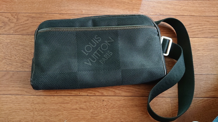 ダミエ ジェアン アクロバット （ブランドバッグ）の商品画像 - 査定依頼日：2021年7月2日 - 最高査定価格：60,000円