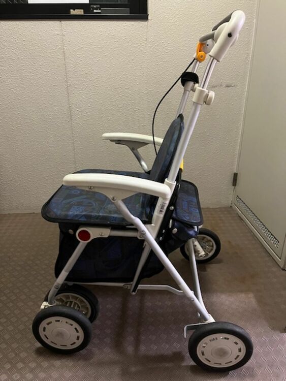 シルバーカー　ヘルスバッグS オリエント紺（介護用品）の商品画像 - 査定依頼日：2025年9月24日 - 最高査定価格：5,000円