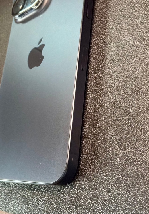 iPhone iPhone 15 Pro Max 512GB Softbank（スマホ）の商品画像 - 査定依頼日：2026年8月29日 - 最高査定価格：99,000円