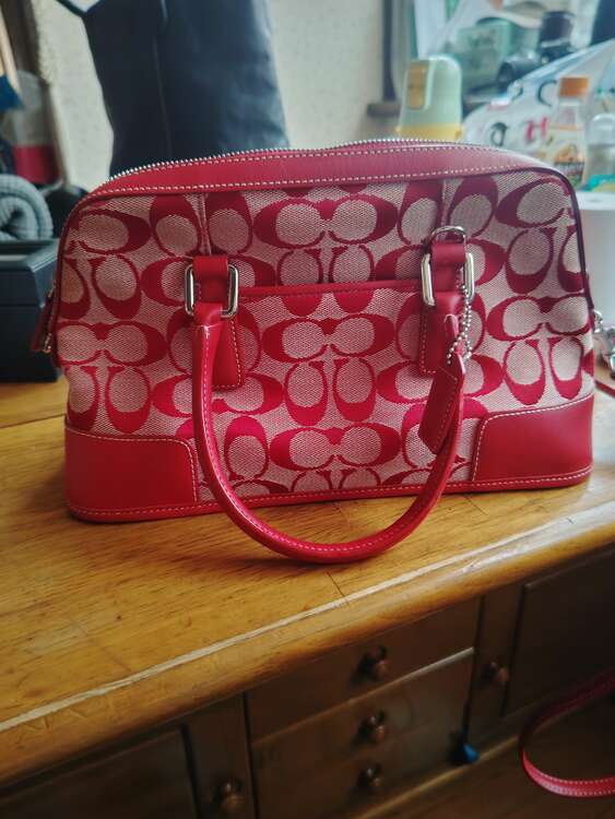 バック（ブランドバッグ）の商品画像 - 査定依頼日：2025年3月4日 - 最高査定価格：5,000円