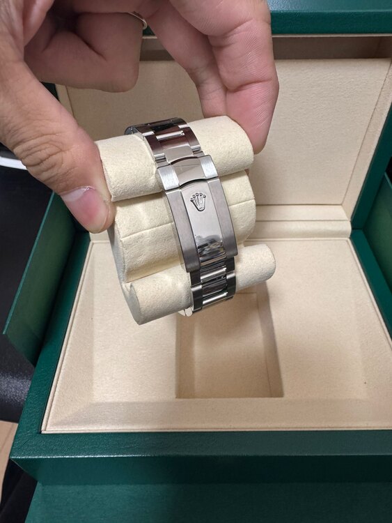 ロレックス デイトジャスト 126300（高級時計）の商品画像 - 査定依頼日：2025年2月16日 - 最高査定価格：1,450,000円