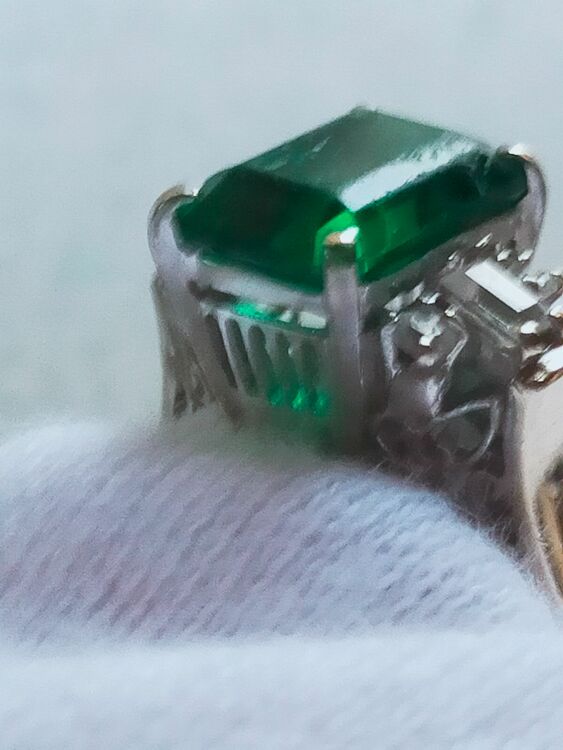 エメラルド指環（金・貴金属）の商品画像 - 査定依頼日：2025年8月23日 - 最高査定価格：100,000円