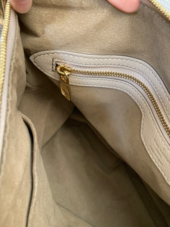 マヒナ　セレネPM（ブランドバッグ）の商品画像 - 査定依頼日：2024年12月18日 - 最高査定価格：100,000円