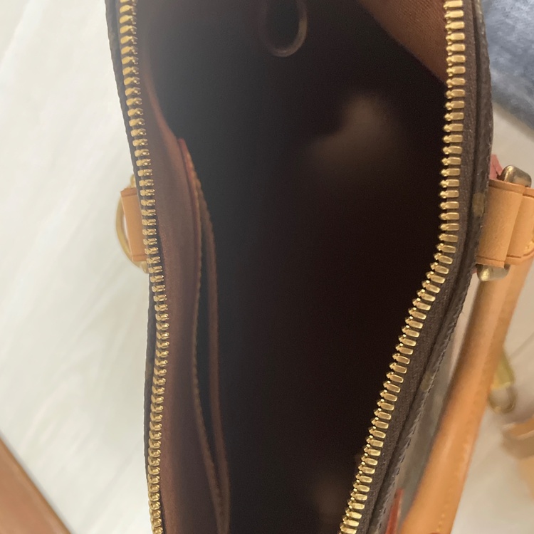 ルイヴィトン アルマ （ブランドバッグ）の商品画像 - 査定依頼日：2026年4月6日 - 最高査定価格：150,000円