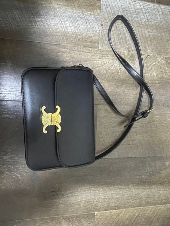 セリーヌ  （ブランドバッグ）の商品画像 - 査定依頼日：2025年11月23日 - 最高査定価格：230,000円