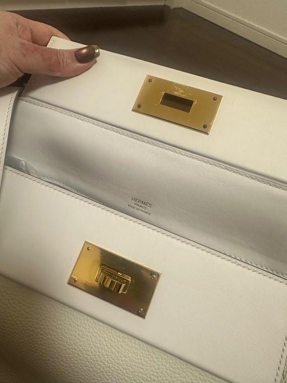 ヴァンキャトル（ブランドバッグ）の商品画像 - 査定依頼日：2026年1月29日 - 最高査定価格：600,000円