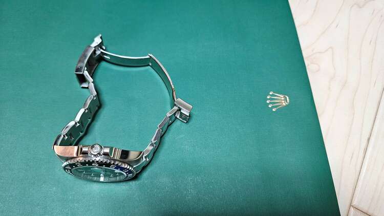 ロレックス GMTマスター 126710BLNR（高級時計）の商品画像 - 査定依頼日：2025年3月1日 - 最高査定価格：2,360,000円