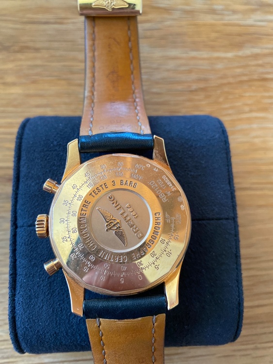 ナビタイマー01（高級時計）の商品画像 - 査定依頼日：2026年4月24日 - 最高査定価格：1,600,000円