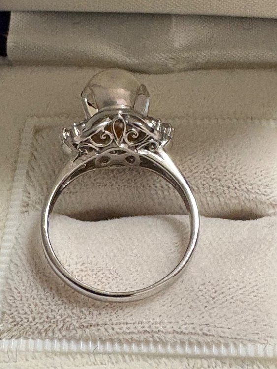 プラチナ　真珠　ダイヤ付き指輪（金・貴金属）の商品画像 - 査定依頼日：2026年4月5日 - 最高査定価格：150,000円