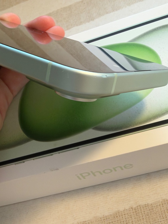 iPhone iPhone 15 128GB SIMフリー（スマホ）の商品画像 - 査定依頼日：2026年9月23日 - 最高査定価格：64,000円