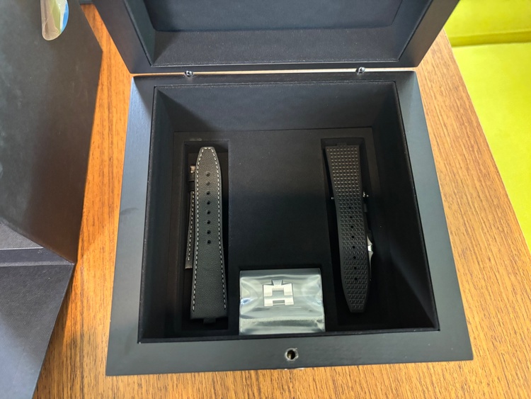 オーヴァーシーズ（高級時計）の商品画像 - 査定依頼日：2026年2月15日 - 最高査定価格：4,800,000円