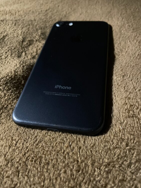 iPhone7 128GB Softbank（スマホ）の商品画像 - 査定依頼日：2025年2月6日 - 最高査定価格：5,000円