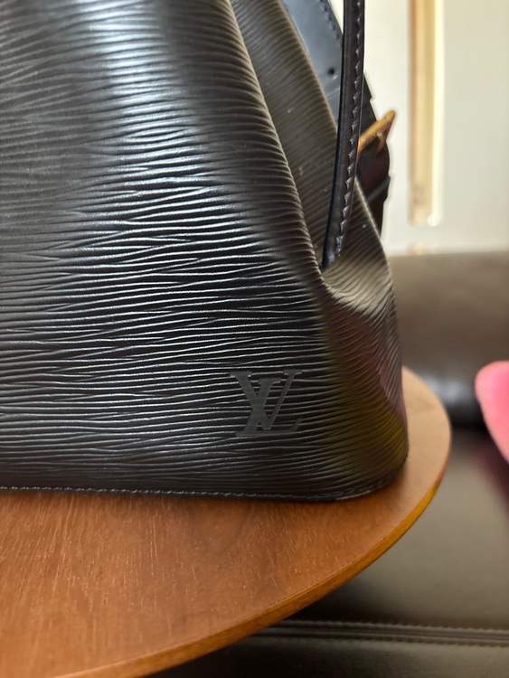 ノア（ブランドバッグ）の商品画像 - 査定依頼日：2025年8月24日 - 最高査定価格：35,000円