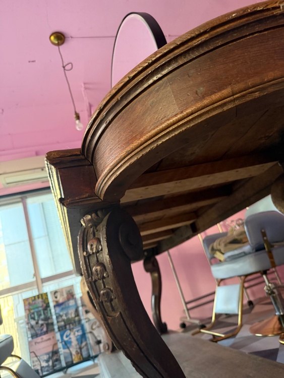 ヨーロッパアンティークテーブル（美術品・骨董品）の商品画像 - 査定依頼日：2026年3月27日 - 最高査定価格：20,000円