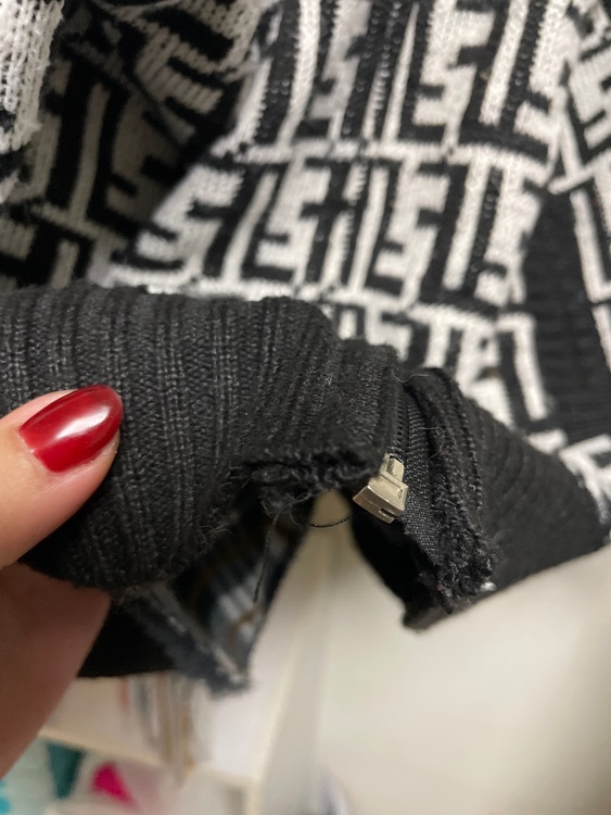 バレンシアガ  （ブランドバッグ）の商品画像 - 査定依頼日：2025年11月27日 - 最高査定価格：100,000円