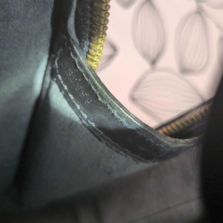 ルイヴィトン エピ （ブランドバッグ）の商品画像 - 査定依頼日：2026年1月31日 - 最高査定価格：20,000円