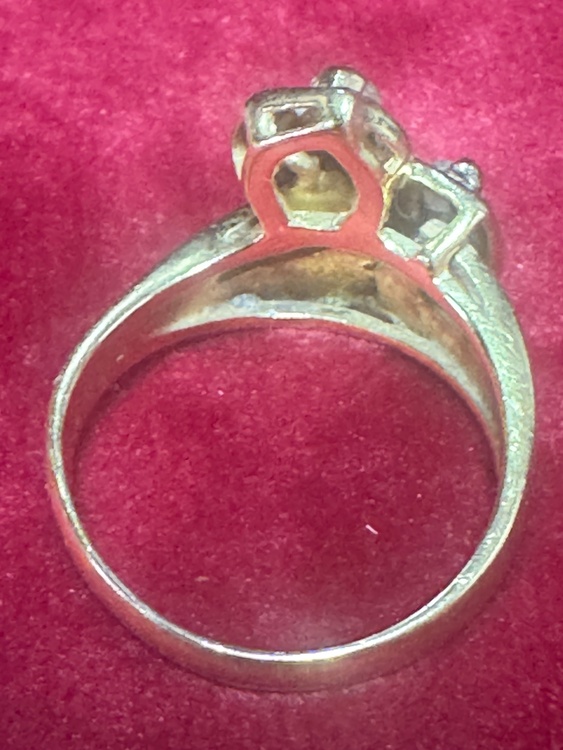 指輪（宝石）の商品画像 - 査定依頼日：2026年2月6日 - 最高査定価格：250,000円