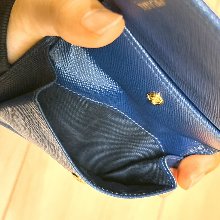 二つ折り財布（ブランド財布・小物）の商品画像 - 査定依頼日：2025年5月11日 - 最高査定価格：5,000円