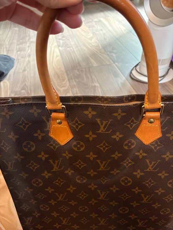 モノグラム　サックプラ（ブランドバッグ）の商品画像 - 査定依頼日：2026年3月12日 - 最高査定価格：15,000円