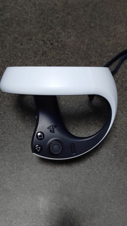 PlayStationVR２　CFI-ZVR1（ゲーム機本体・ゲームソフト）の商品画像 - 査定依頼日：2025年10月19日 - 最高査定価格：24,100円